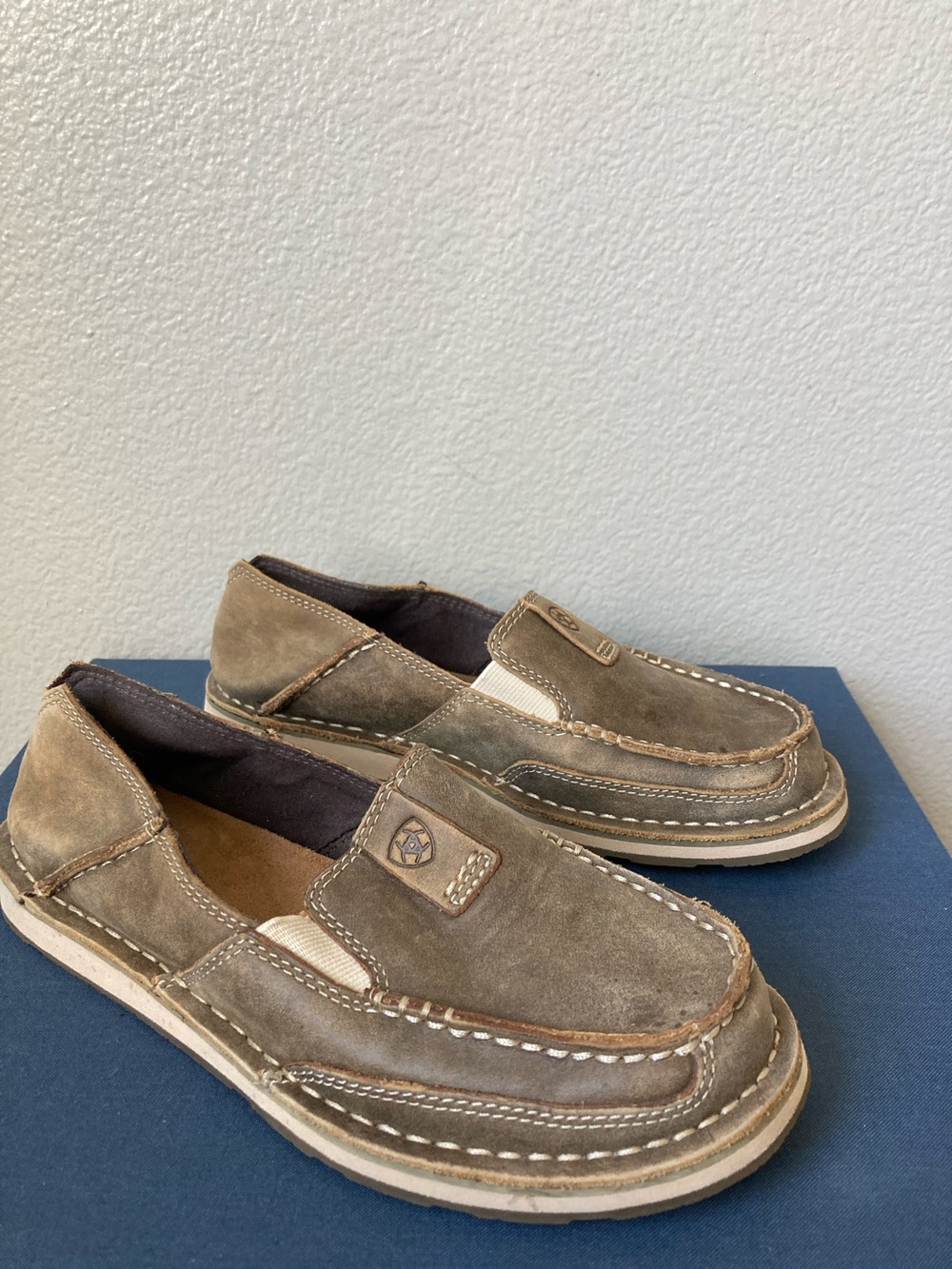 Ariat Cruiser loafer moccasin slip on Leather sz 7b